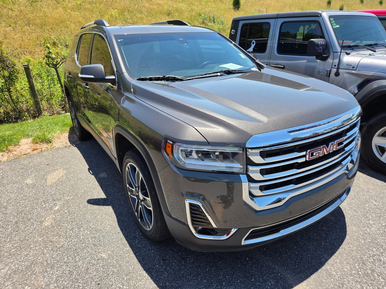 Used 2020 SMOKEY QUARTZ METALLIC GMC SLT image 3