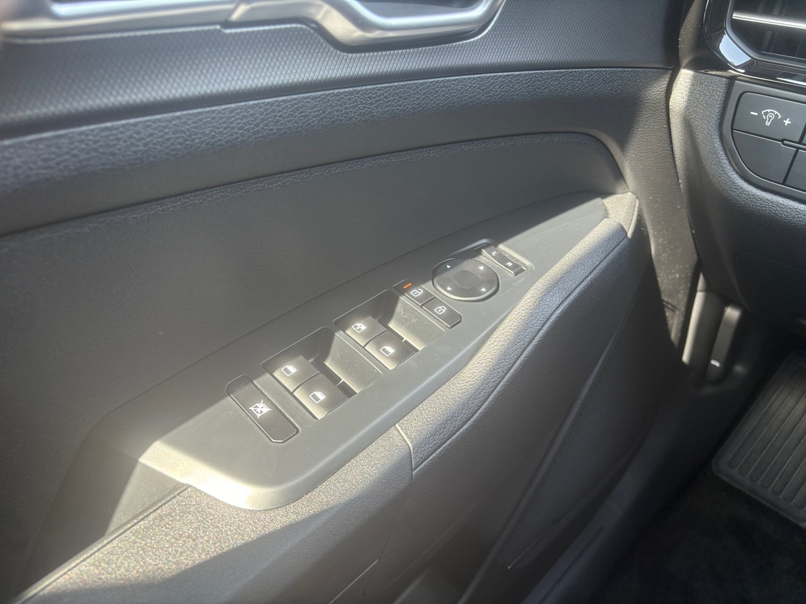 New 2026 Gravity Gray Kia LX image 20