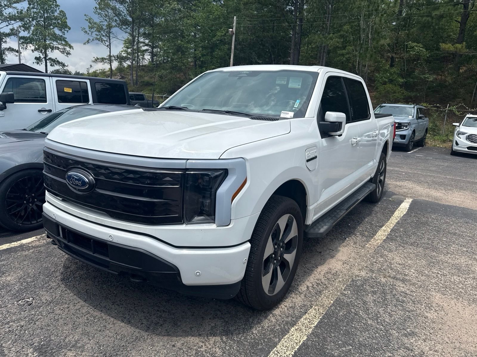Used 2022 White Ford Platinum image 2