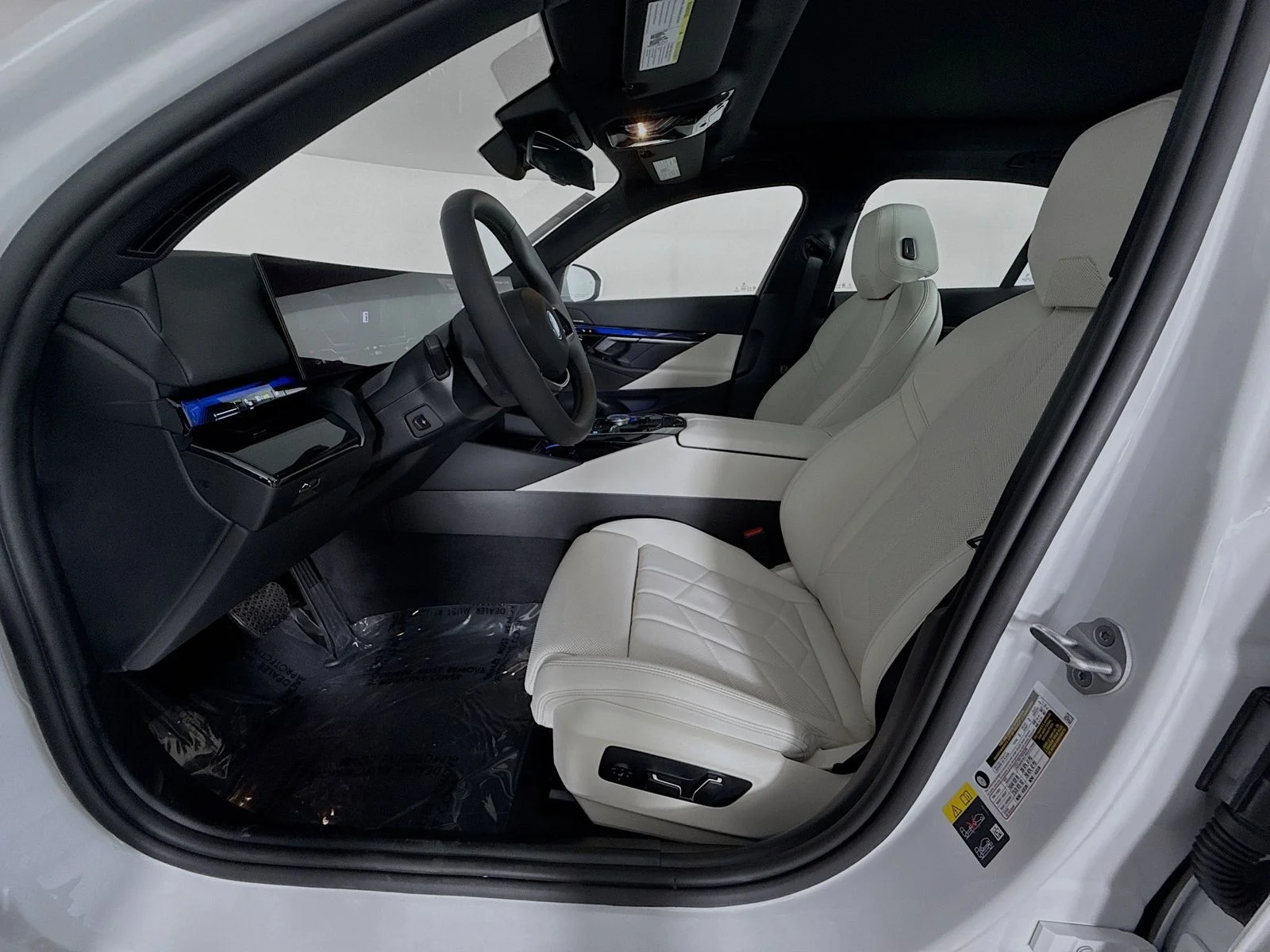 New 2026 Mineral White Metallic BMW eDrive40 image 22