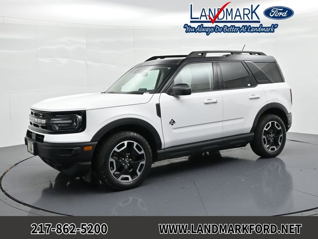 Used 2022 Oxford White Ford Outer Banks 4x4 image 1