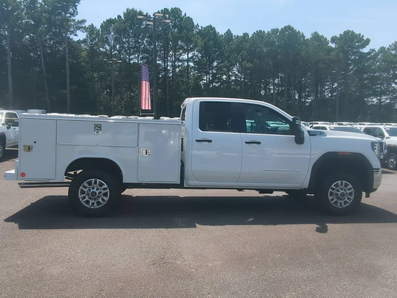 New 2026 Summit White GMC Pro image 9