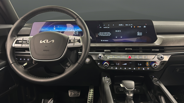 Used 2025 Black Kia SX X-Line image 11