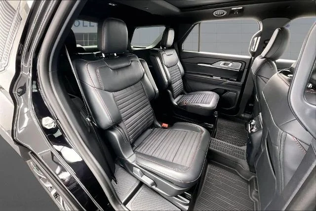 New 2026 Agate Black Metallic Ford ST-Line image 10