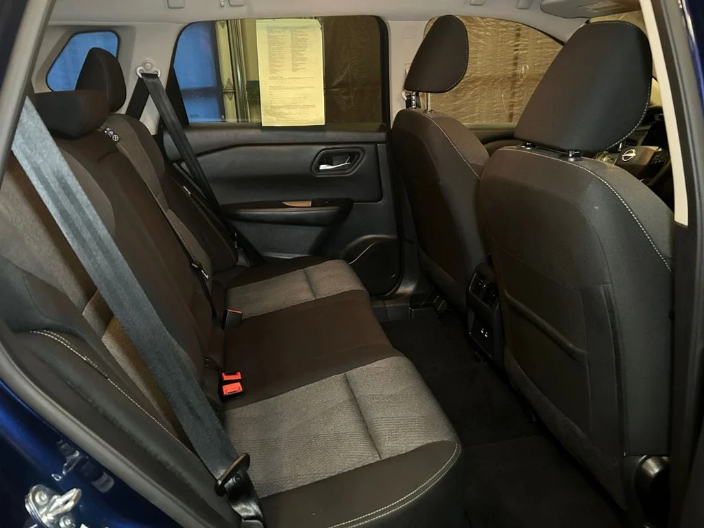 Used 2025 Deep Ocean Blue Pearl Nissan SV image 18