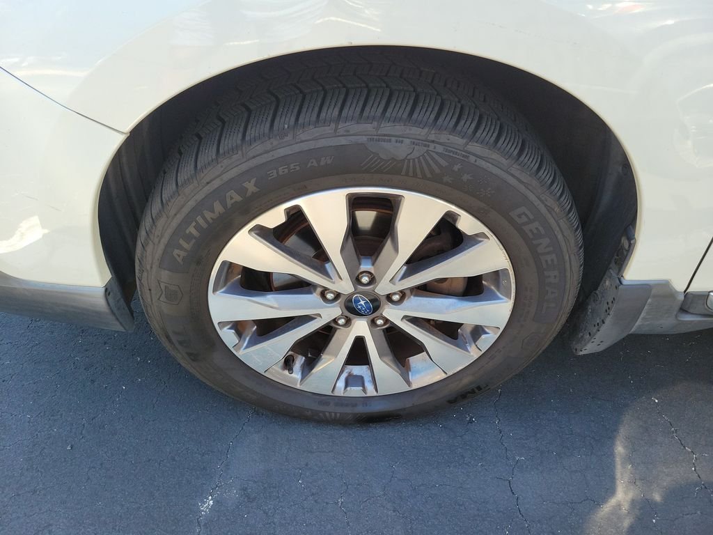 Used 2018 Crystal White Pearl Subaru 2.5i image 6