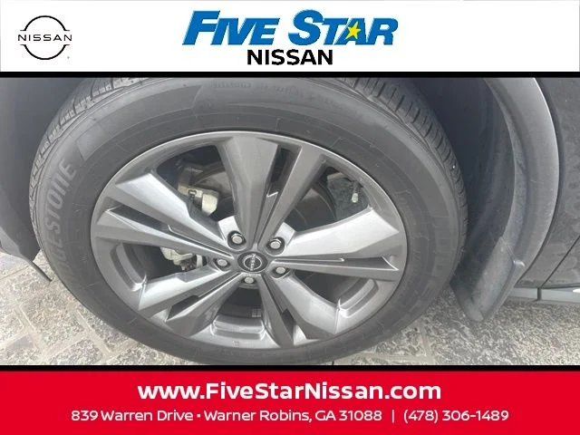 Used 2024 Black Nissan Platinum image 16