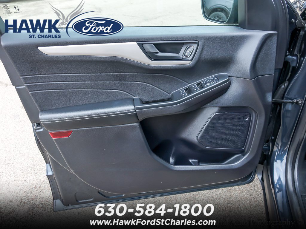 Certified Used 2022 Blue Metallic Ford SE image 21