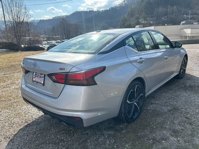 Used 2024 Silver Nissan 2.5 SR image 7
