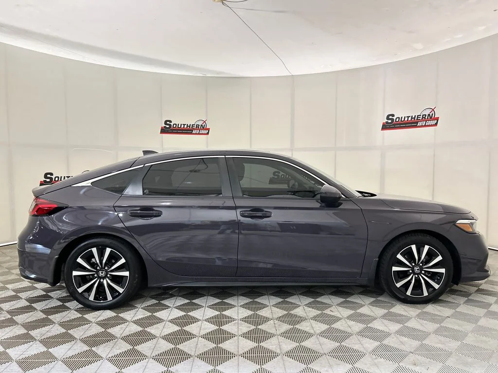 Used 2024 Beige Honda EX-L image 6