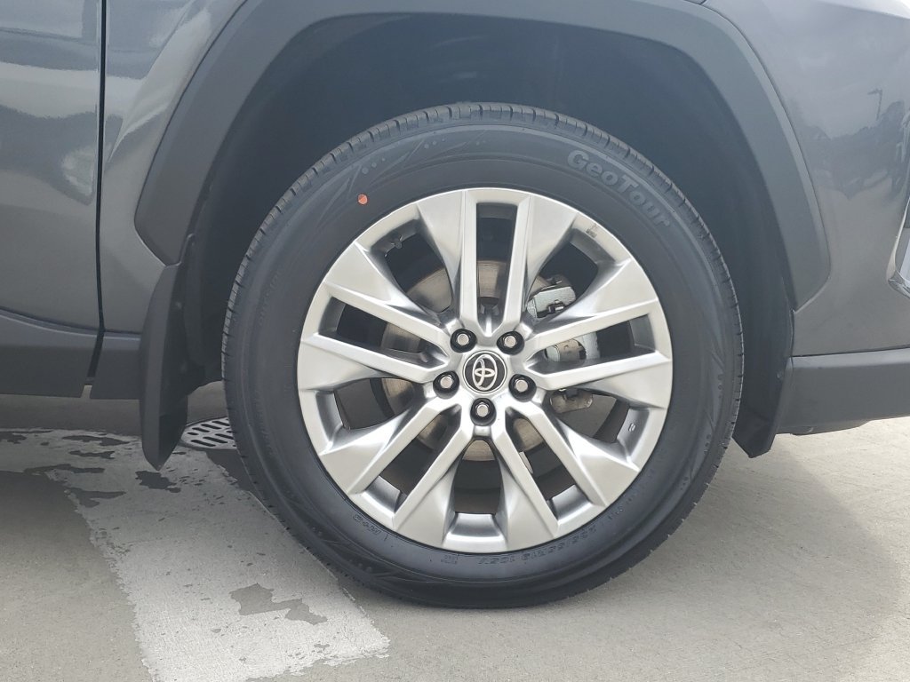 Certified Used 2024 Magnetic Gray Metallic Toyota XLE Premium image 6