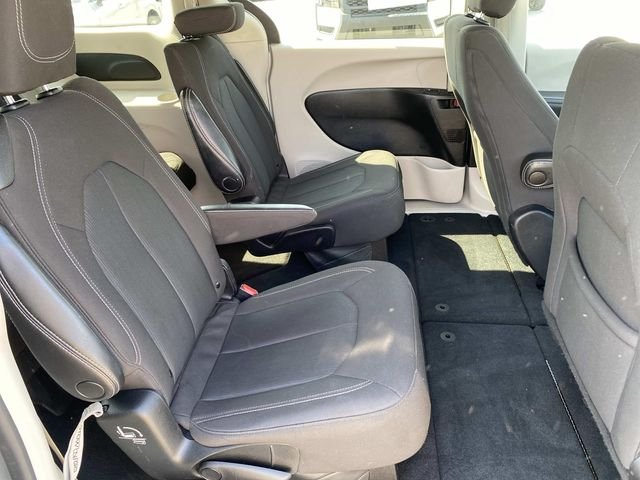 Used 2023 Silver Chrysler LX image 25