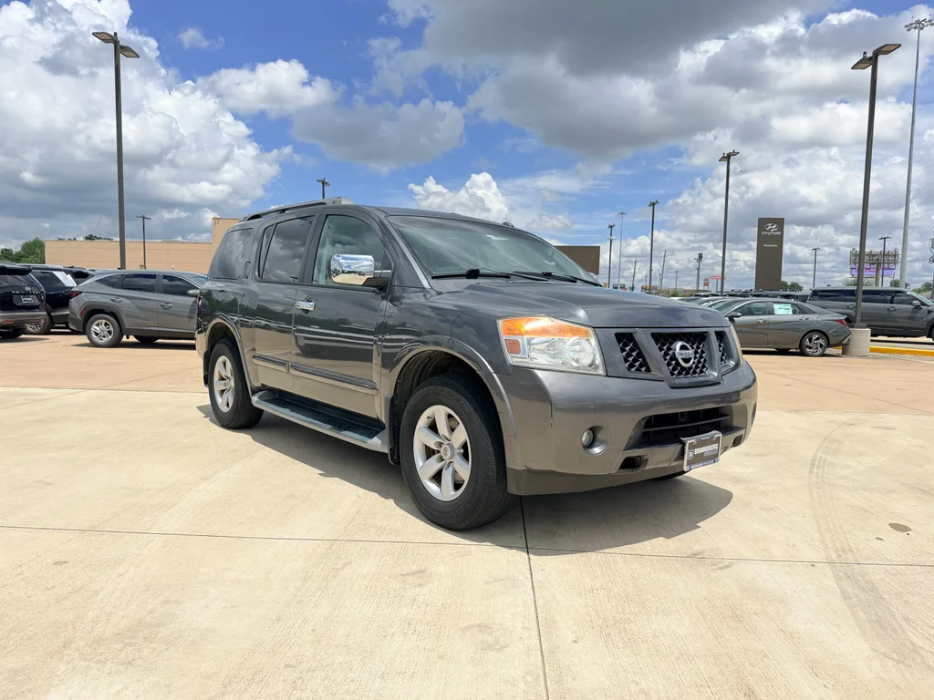 Used 2010 Smoke Nissan SE image 3