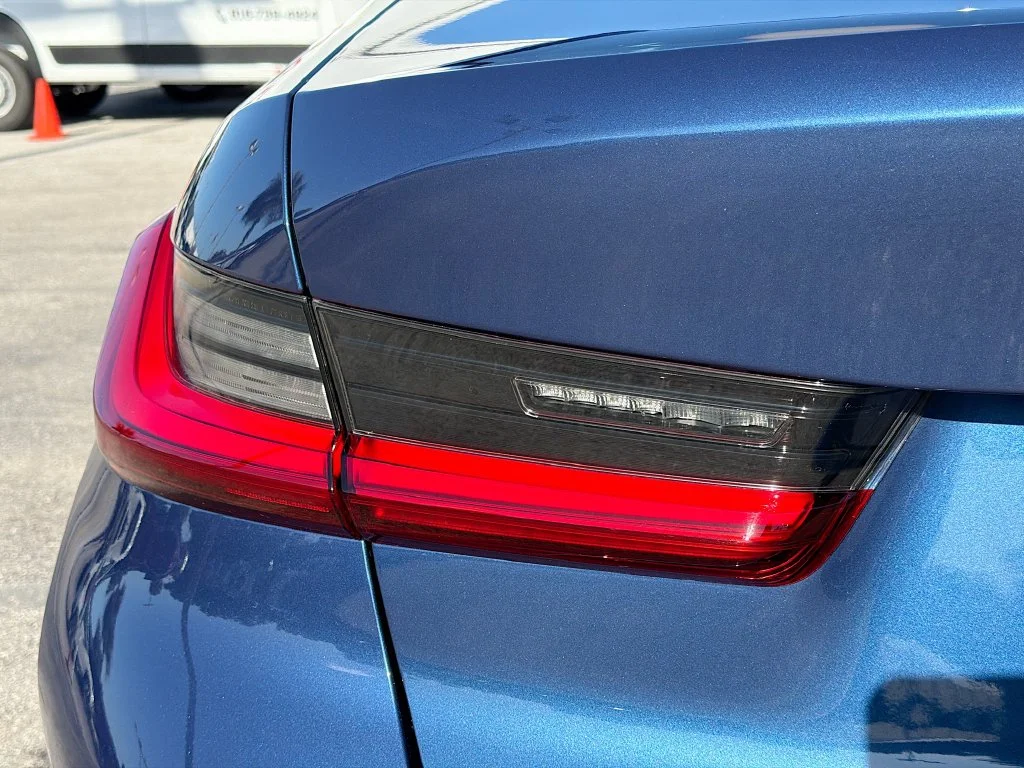 Used 2021 Blue BMW 330e iPerformance image 10