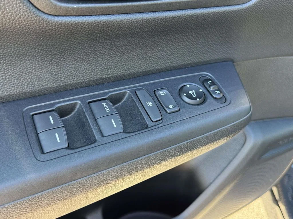 2026 Honda CR-V LX - Photo 27