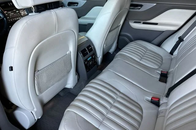 Used 2020 Blue Jaguar 30t Portfolio image 11