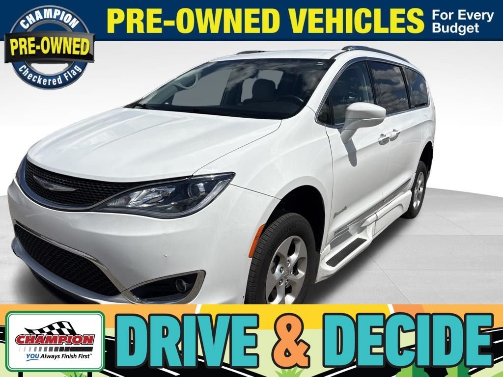 Used 2017 White Chrysler Touring L Plus image 1