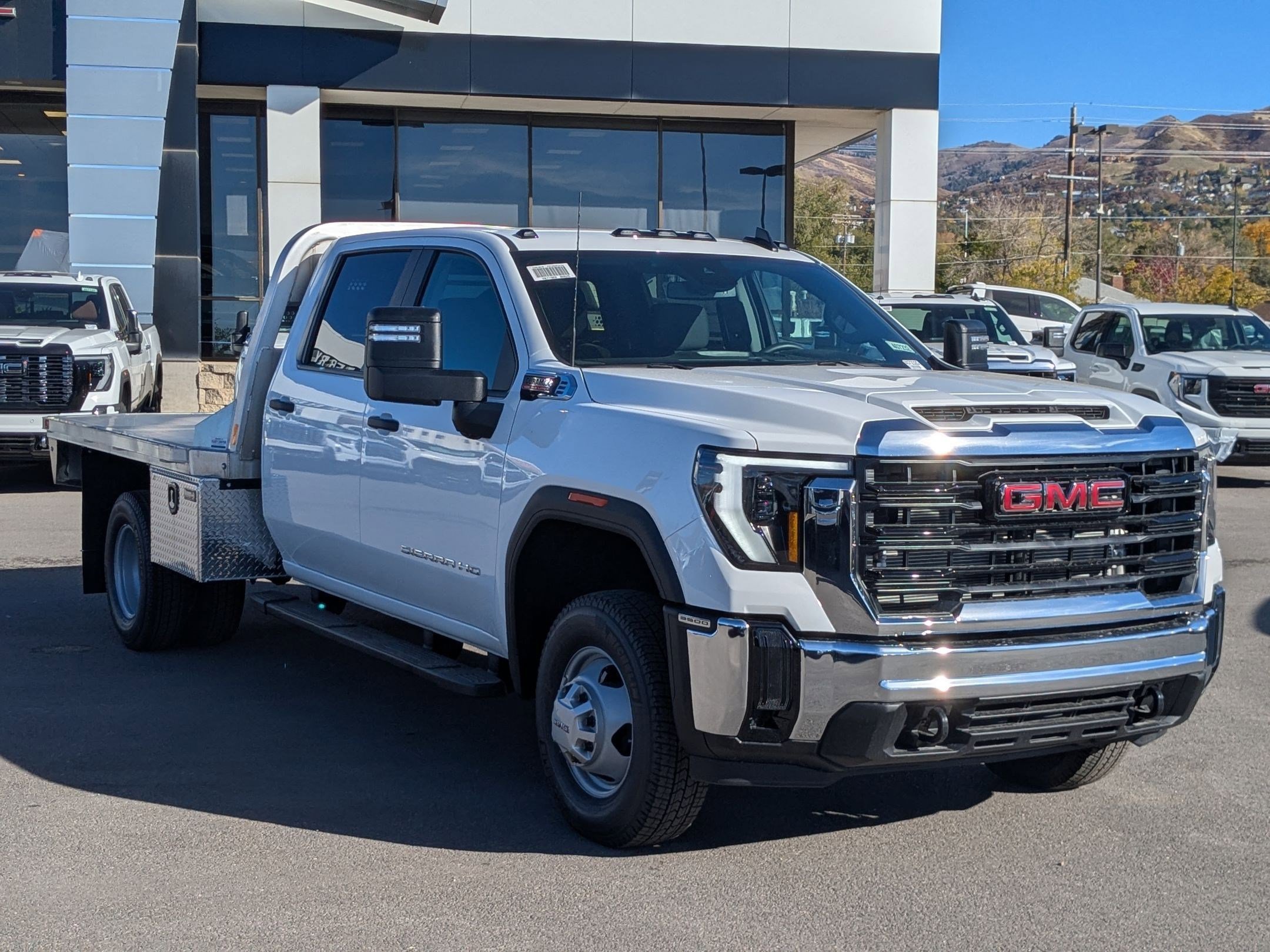 2026 GMC Sierra 3500 Chassis Cab Pro - Photo 7