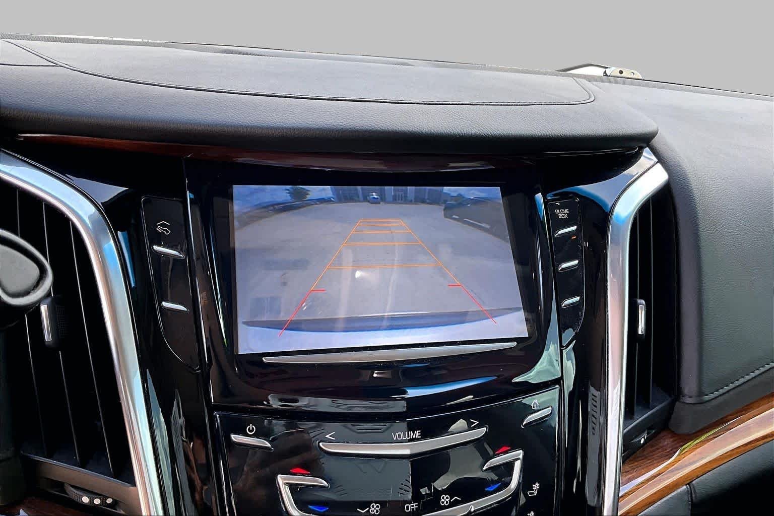 Used 2015 White Diamond Tricoat Cadillac Luxury image 10