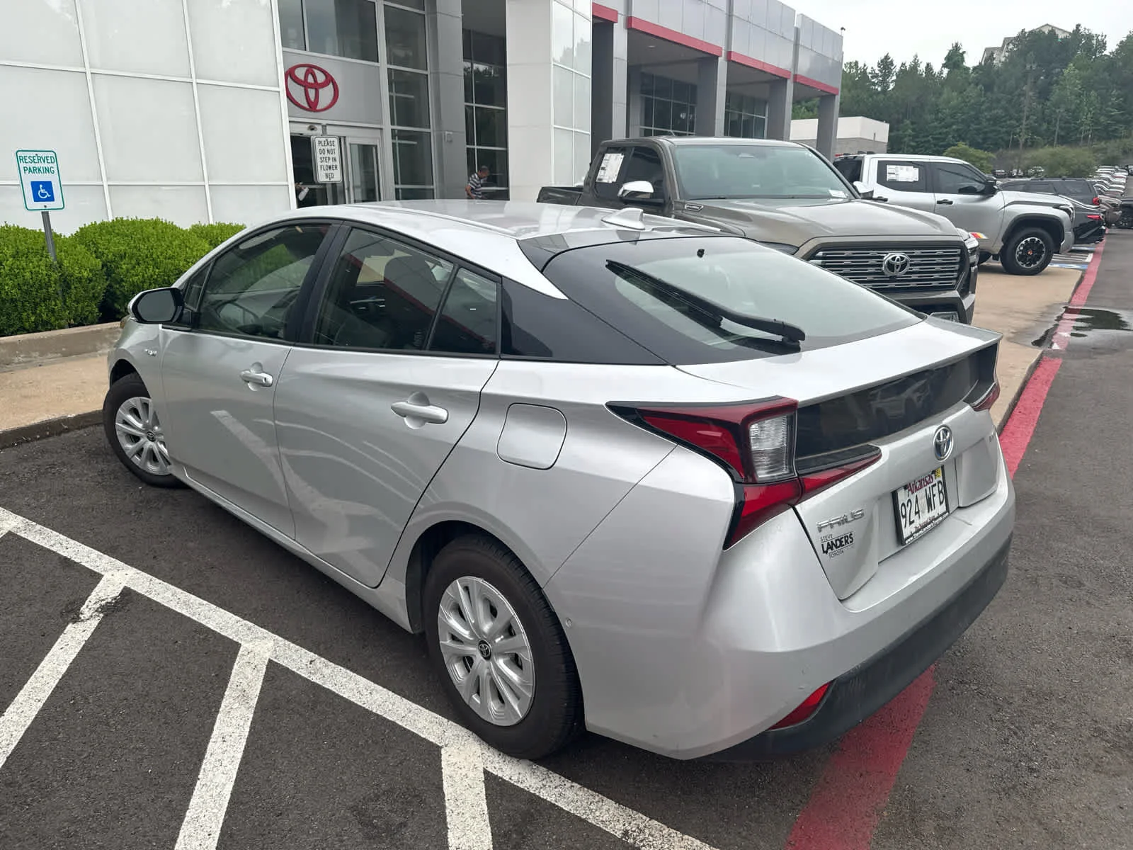 Used 2019 Classic Silver Metallic Toyota LE image 3