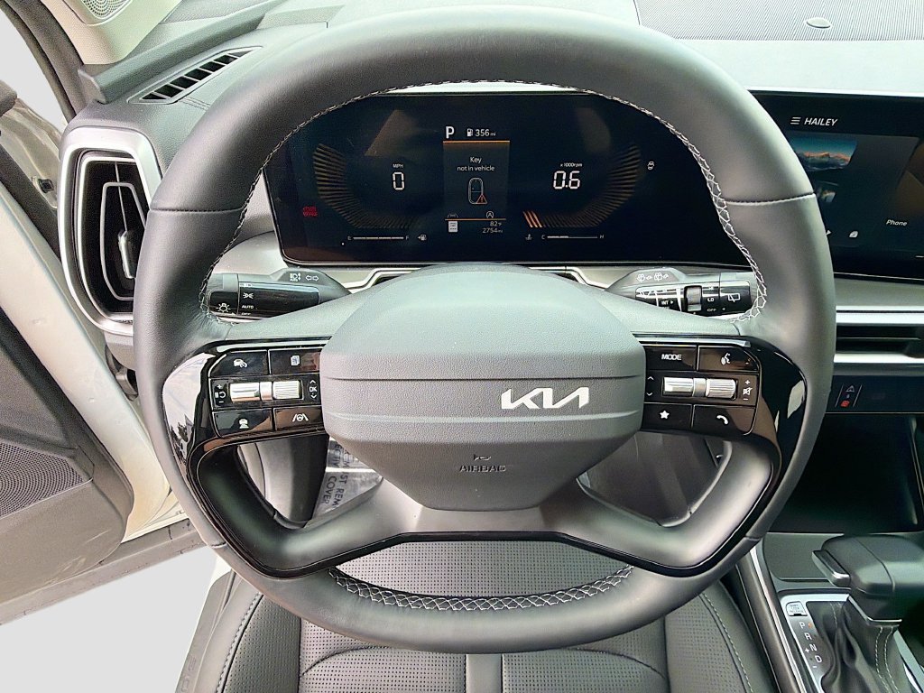 Certified Used 2026 White Kia S image 36