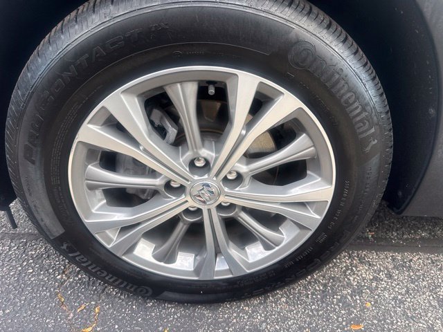 Used 2022 SUMMIT WHITE Buick Preferred image 4