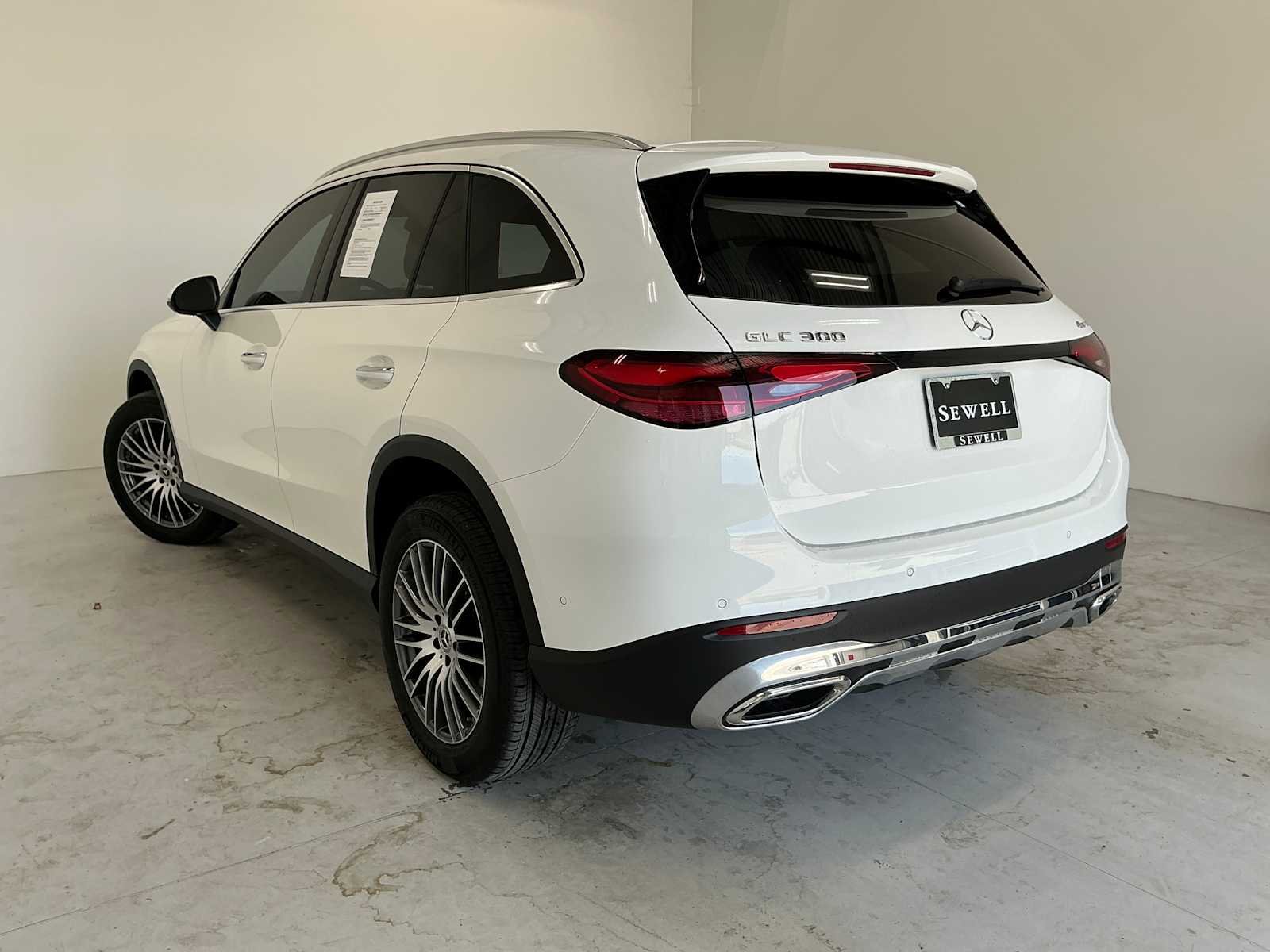 Certified Used 2026 Polar White Mercedes-Benz GLC 300 image 6