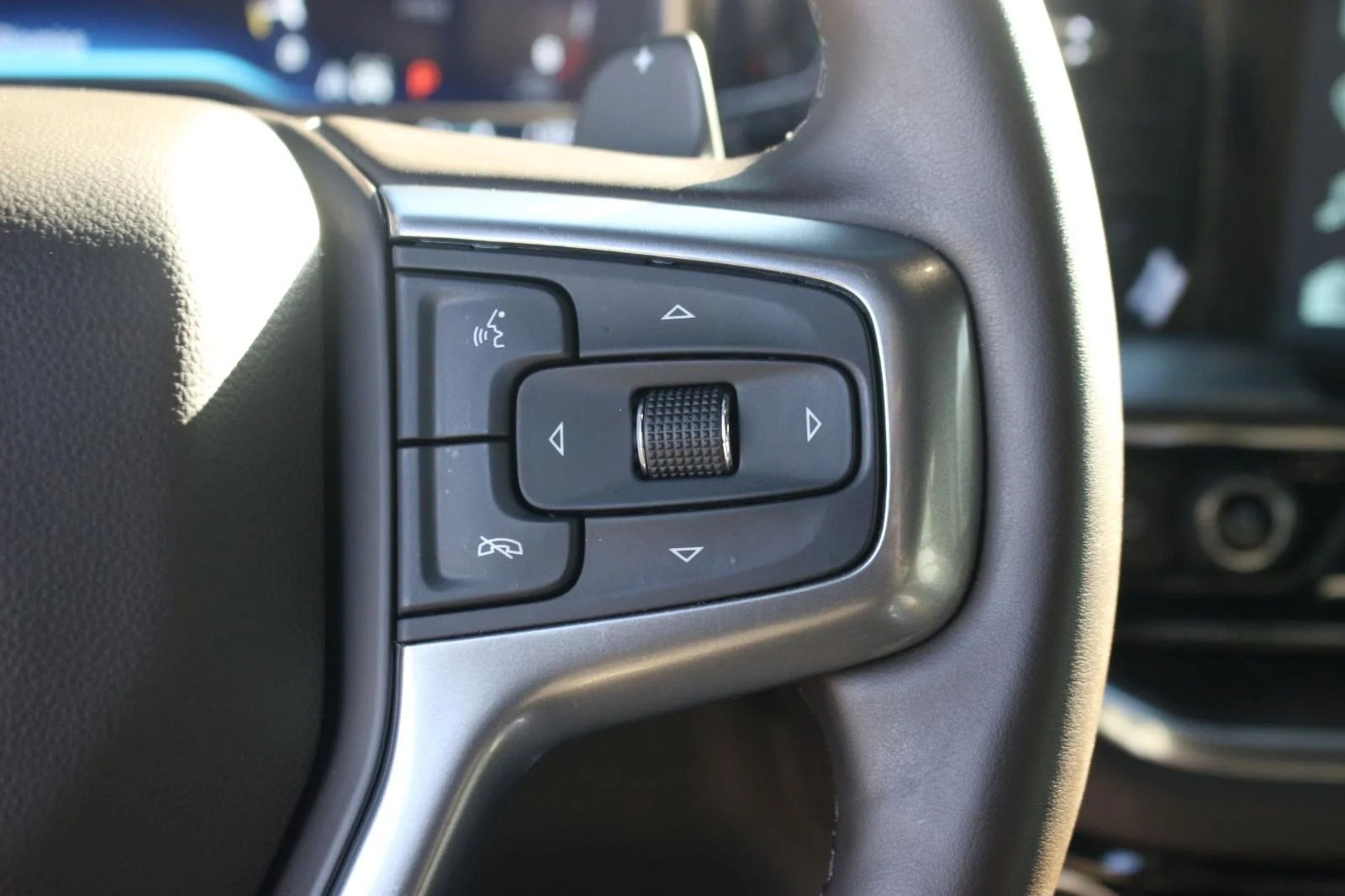 Used 2024 Summit White Chevrolet LTZ image 20
