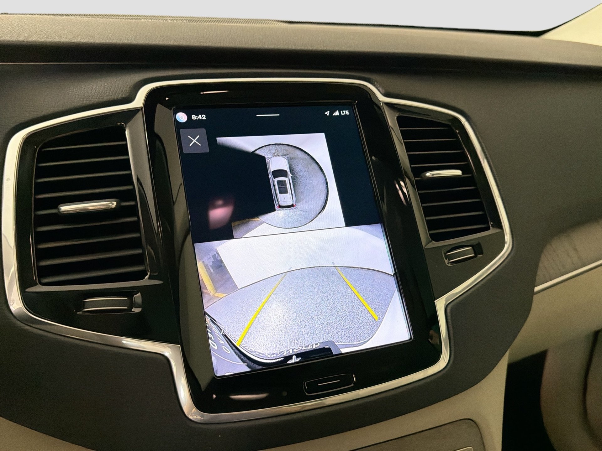 2025 Volvo XC90 Plus - Photo 14