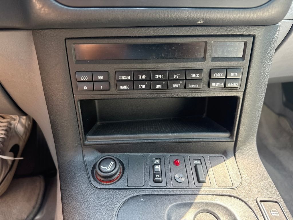 Used 1999  BMW Base image 17