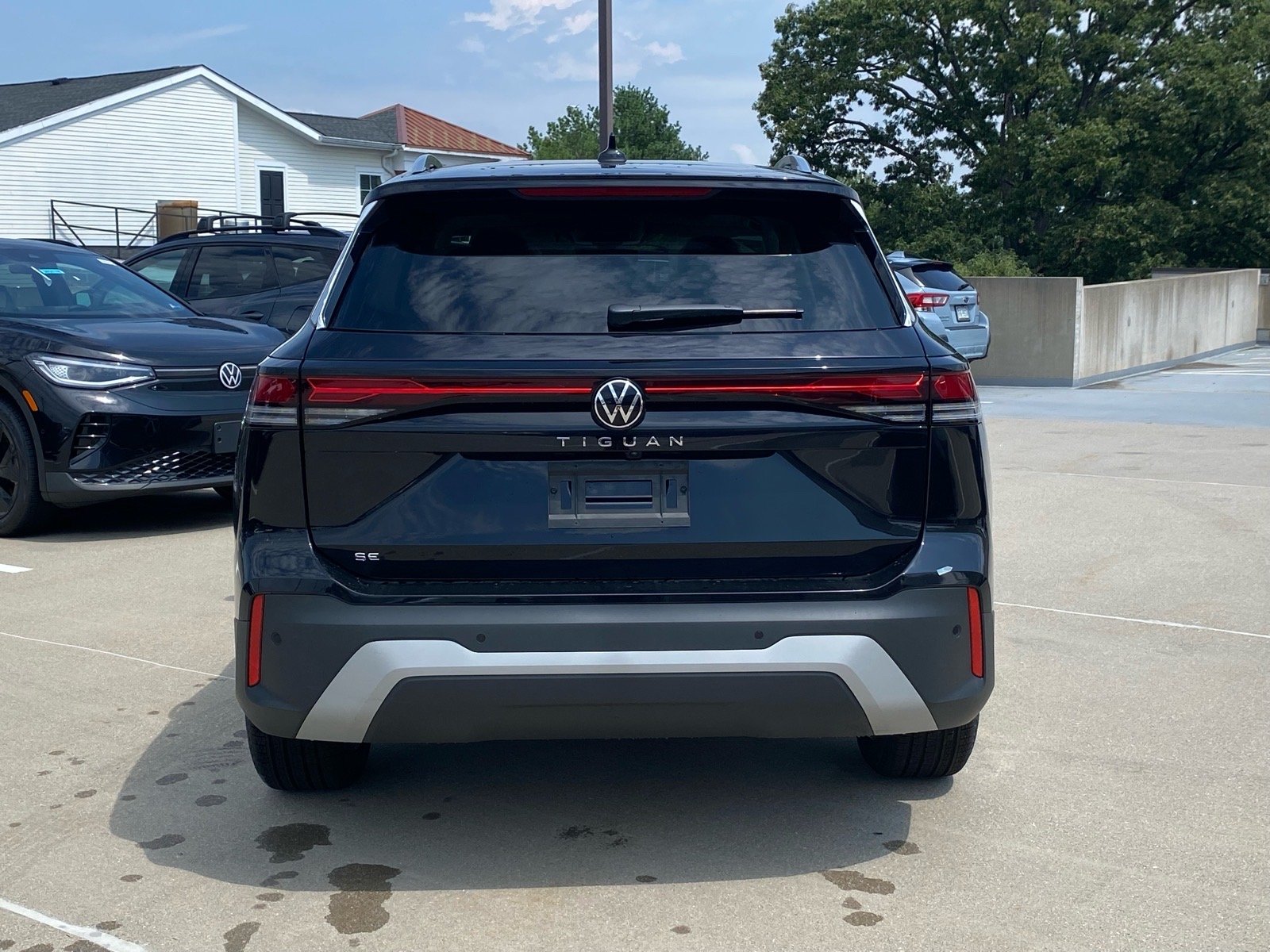 New 2026 Black Volkswagen 2.0T SE image 4
