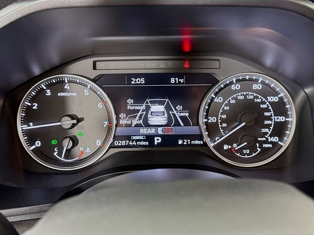 Used 2023 Alloy Silver Metallic Mitsubishi SE image 12