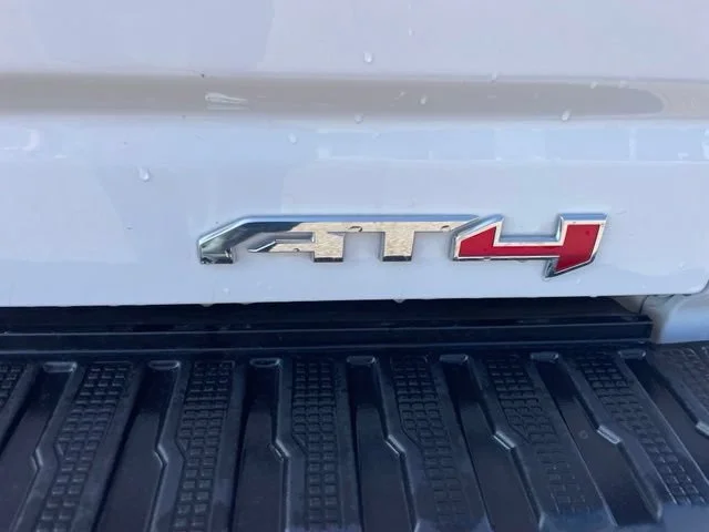 Used 2025 Summit White GMC AT4 image 9