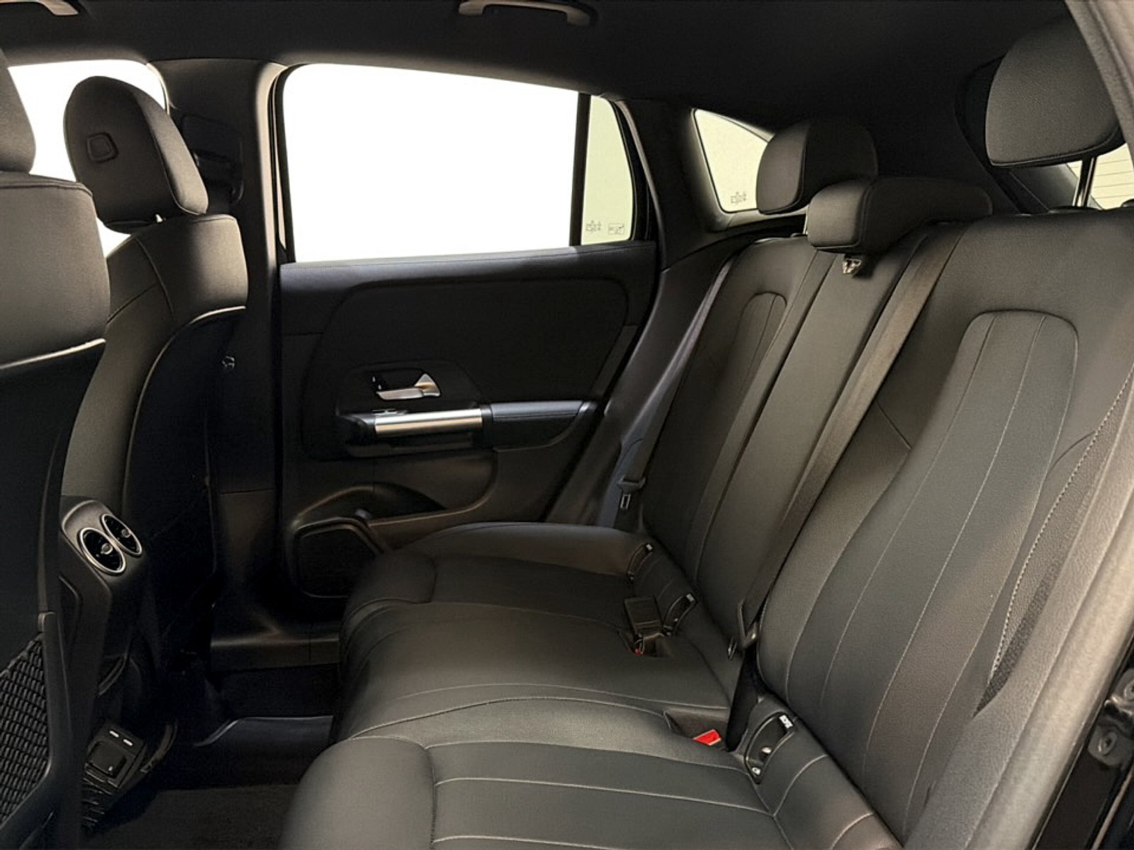 Used 2025 Night Black Mercedes-Benz 4MATIC® image 15