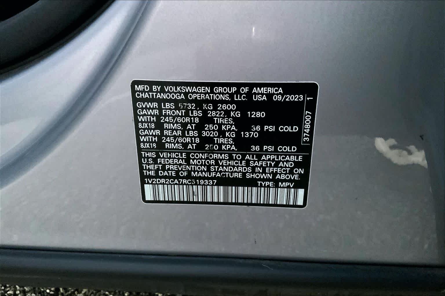 Used 2024 Silver Mist Metallic Volkswagen 2.0T SE image 29