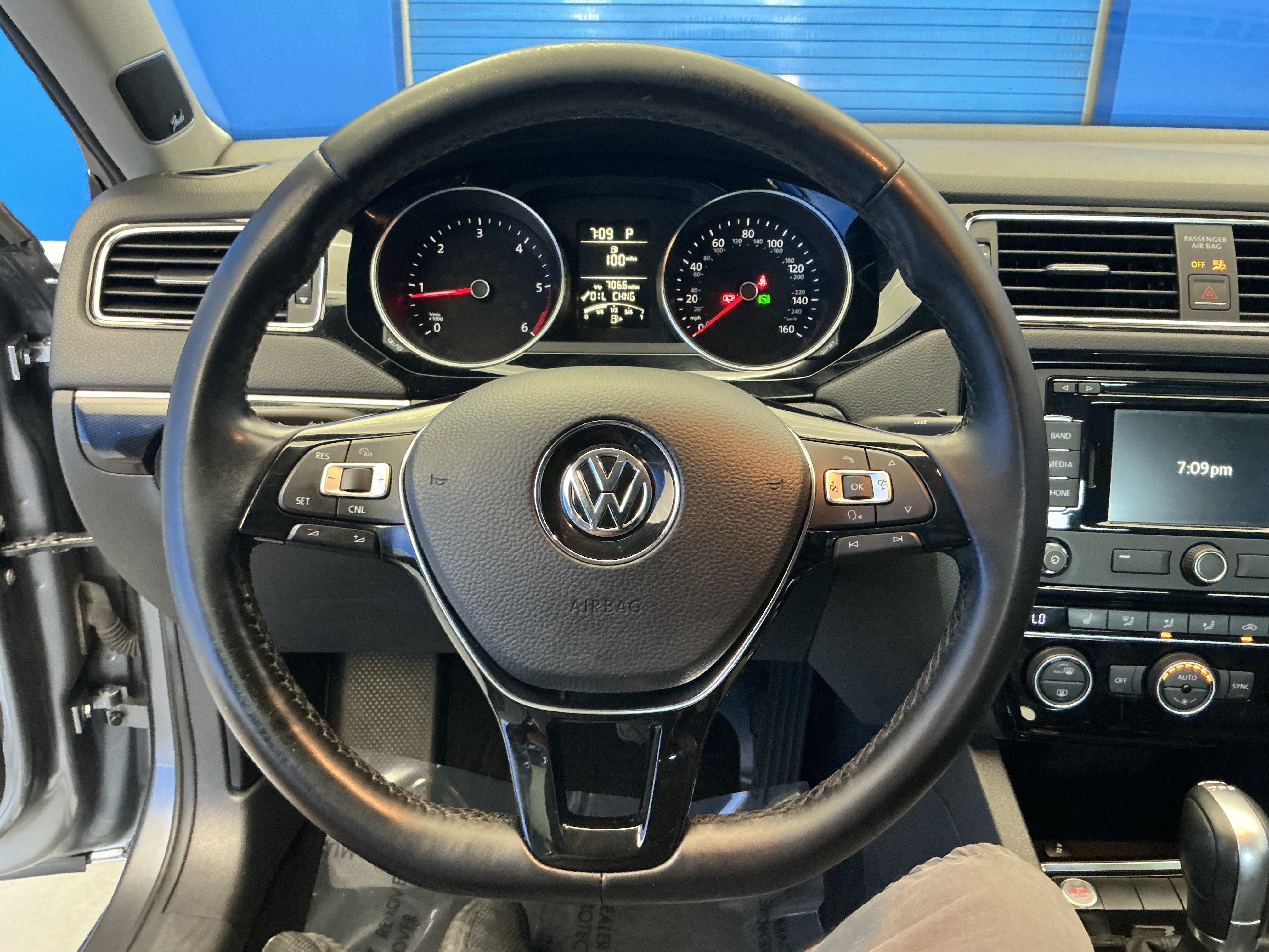 Used 2015 Gray Volkswagen 2.0L TDI SEL image 14