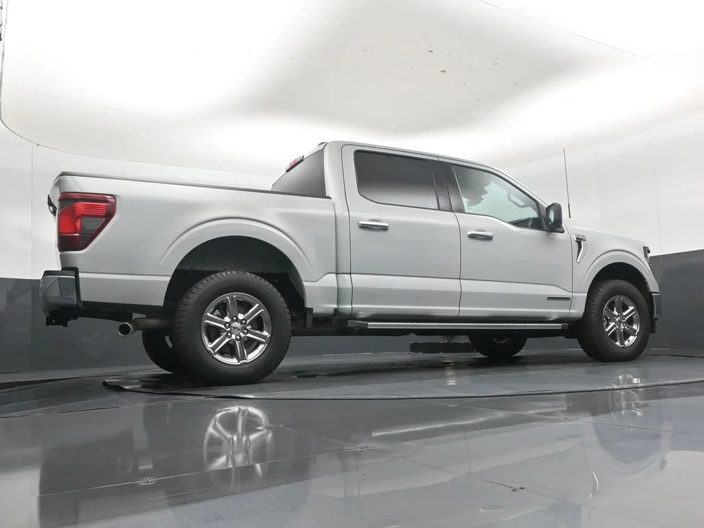 Used 2024 White Ford XLT image 34