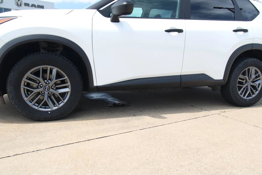 Used 2023 White Nissan S image 10