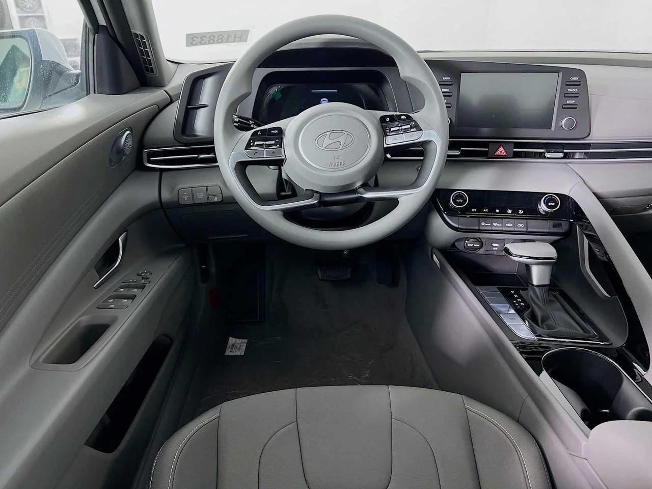 2026 Hyundai Elantra Hybrid — photo 15
