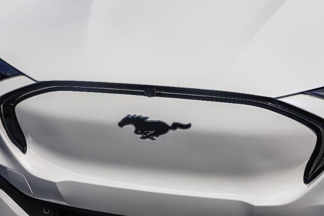 New 2026 Star White Metallic Tri-coat Ford Premium image 42
