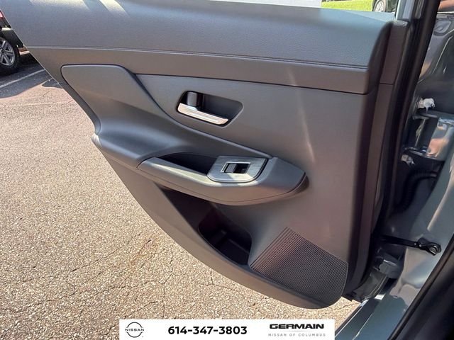 New 2026 Atlantic Gray Metallic / Super Black Two-tone Nissan SR image 15