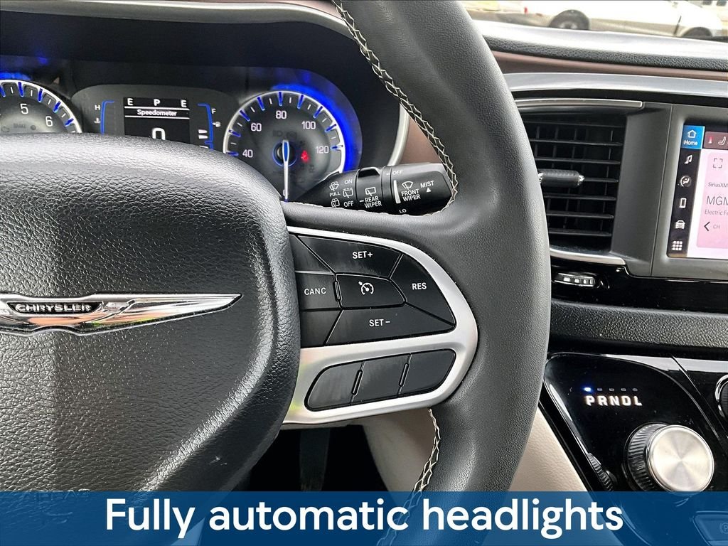 Used 2023 White Chrysler LX image 16