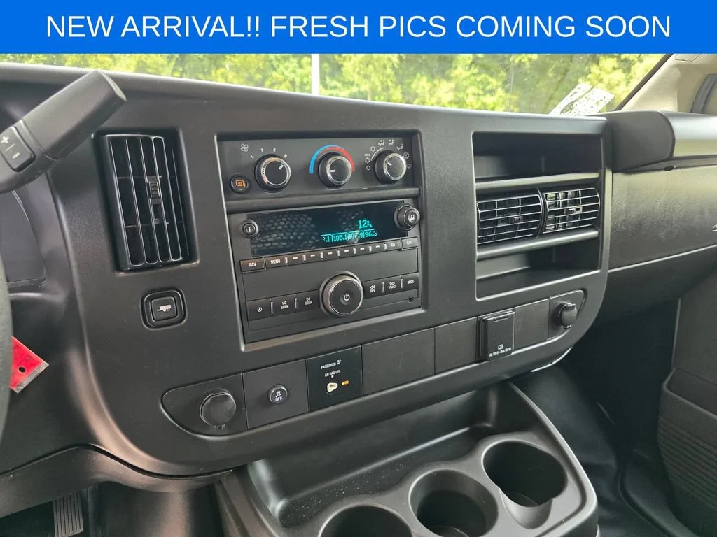 Used 2025 Summit White Chevrolet WT image 9