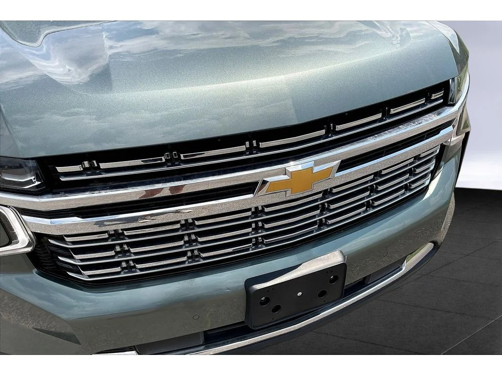 Used 2023 Silver Sage Metallic Chevrolet Premier image 22