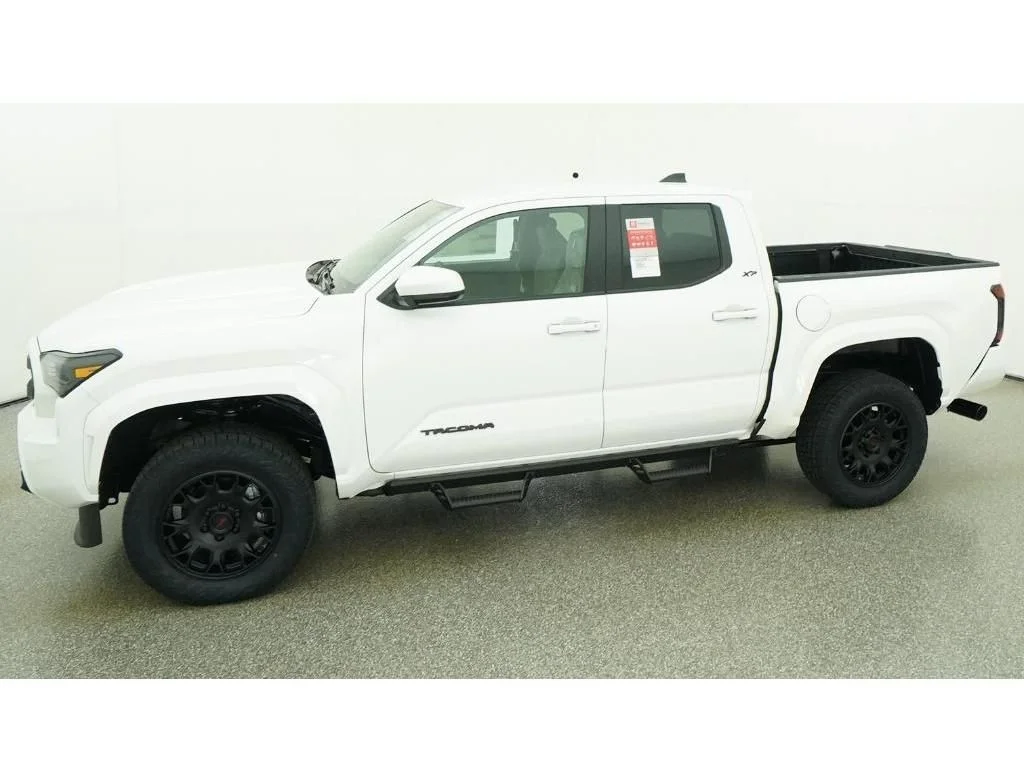 New 2026 Ice Cap Toyota SR5 image 2
