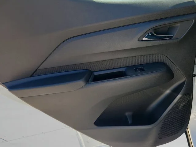 New 2027 Summit White Chevrolet LT image 14