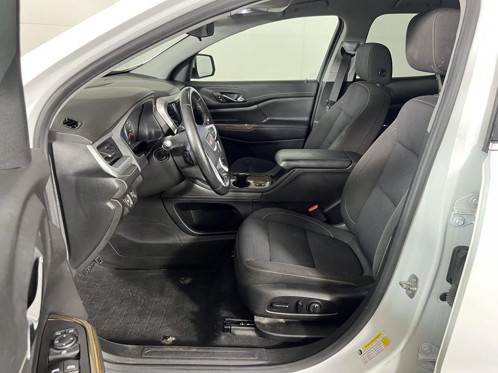 Used 2020 SUMMIT WHITE GMC SLE image 13