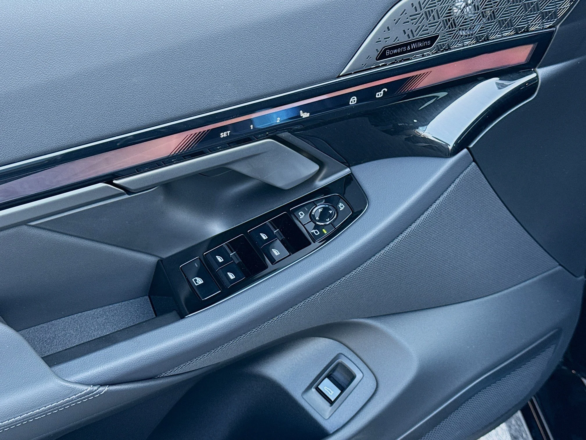New 2027 Black Sapphire Metallic BMW 530i image 23