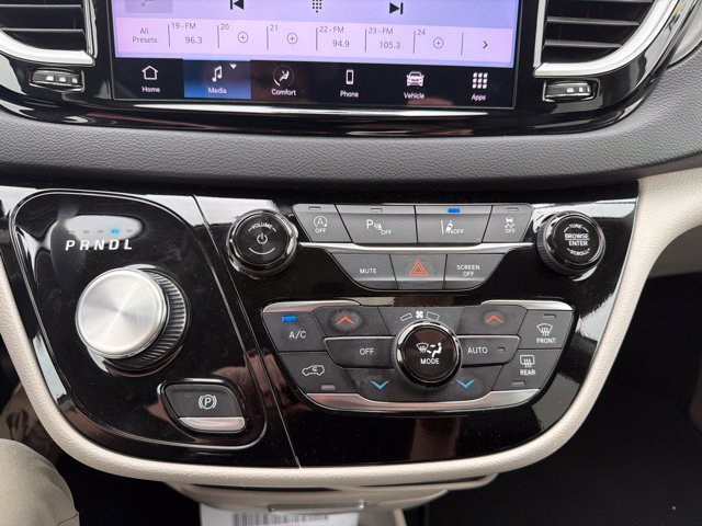 Used 2024 Black Chrysler Touring L image 12
