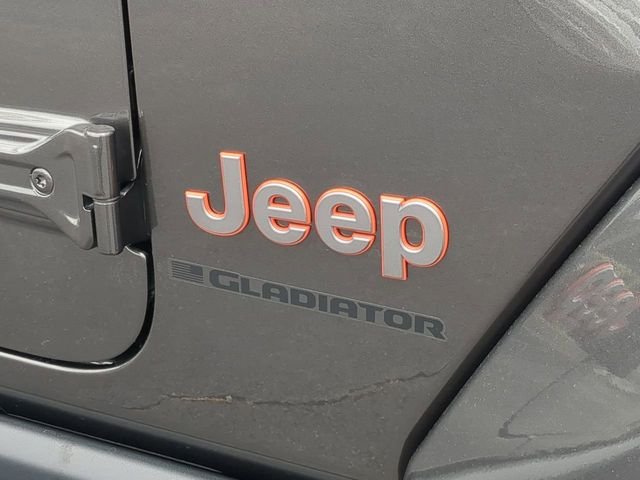 New 2026 Granite Crystal Metallic Clear-Coat Exterior Paint Jeep Mojave image 13